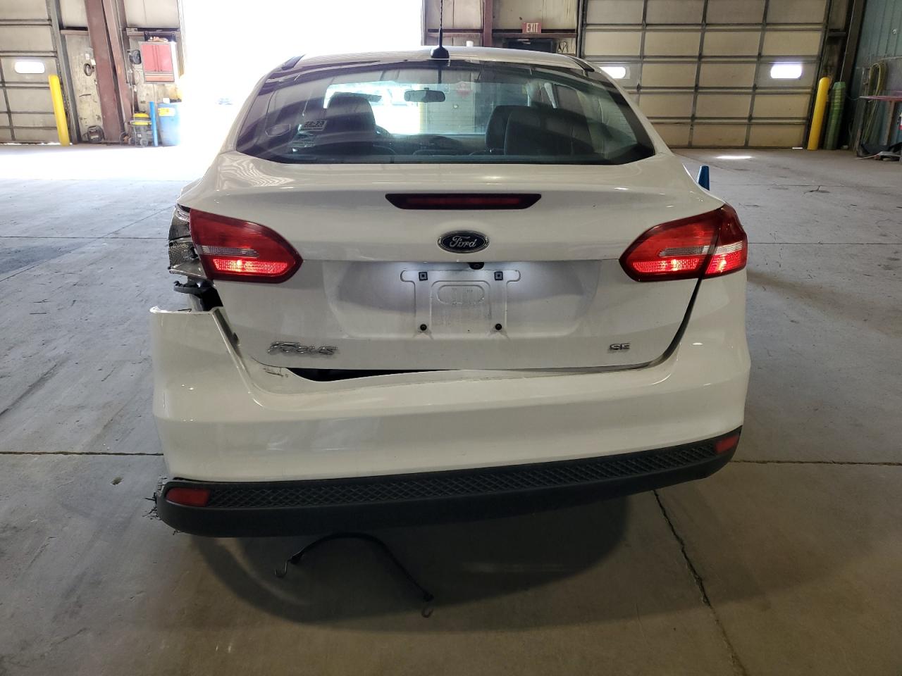 2017 Ford Focus Se VIN: 1FADP3F2XHL309272 Lot: 81992155
