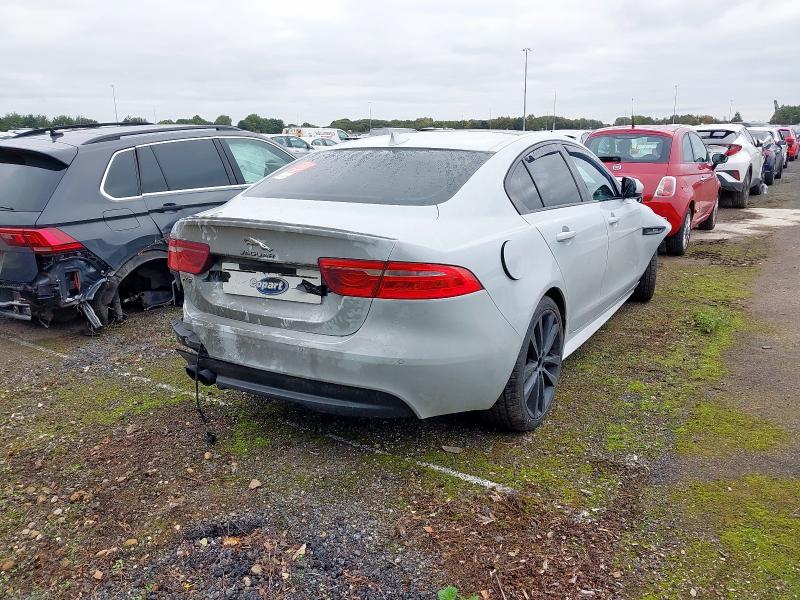 2015 JAGUAR XE R-SPORT D AUTO 