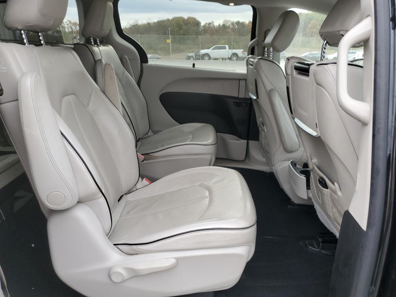 2017 Chrysler Pacifica Ehybrid Platinum VIN: 2C4RC1N73HR689642 Lot: 89441495