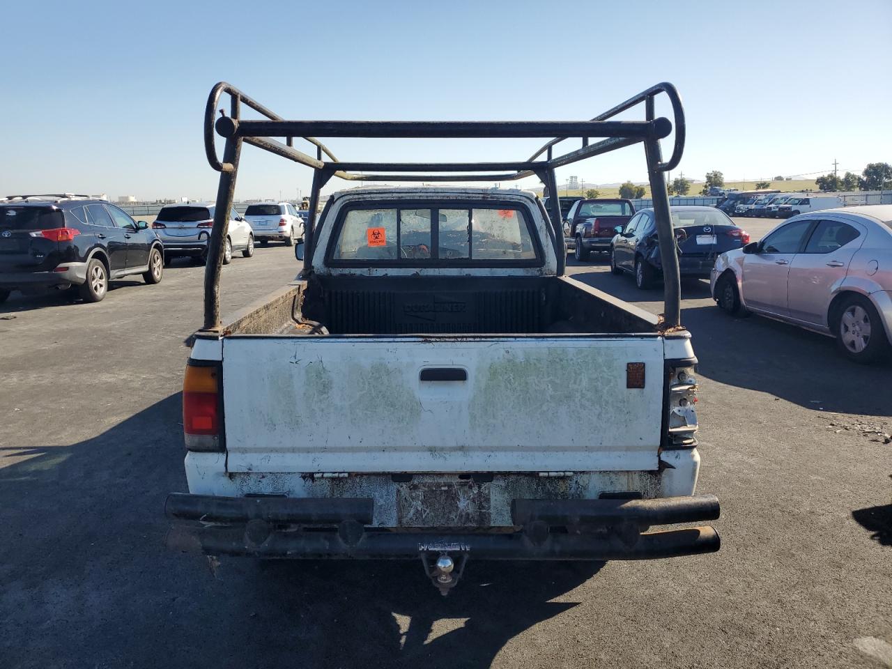 1990 Mazda B2600 Short Body VIN: JM2UF4142L0921693 Lot: 90402055