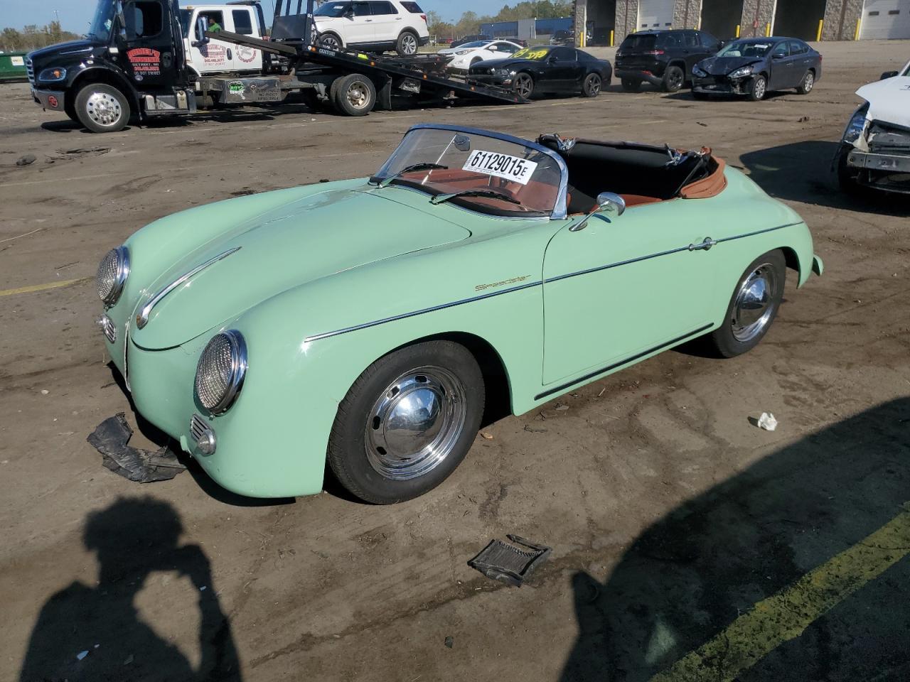 VOLKSWAGEN GHIA 1973. Lot# 61129015. VIN 1132343885. Photo 1