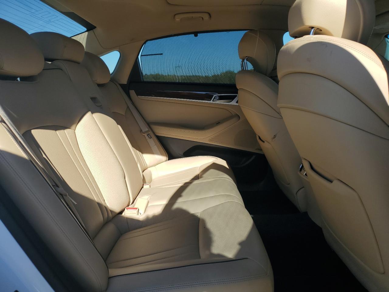 2016 Hyundai Genesis 3.8L VIN: KMHGN4JE4GU127043 Lot: 86848685
