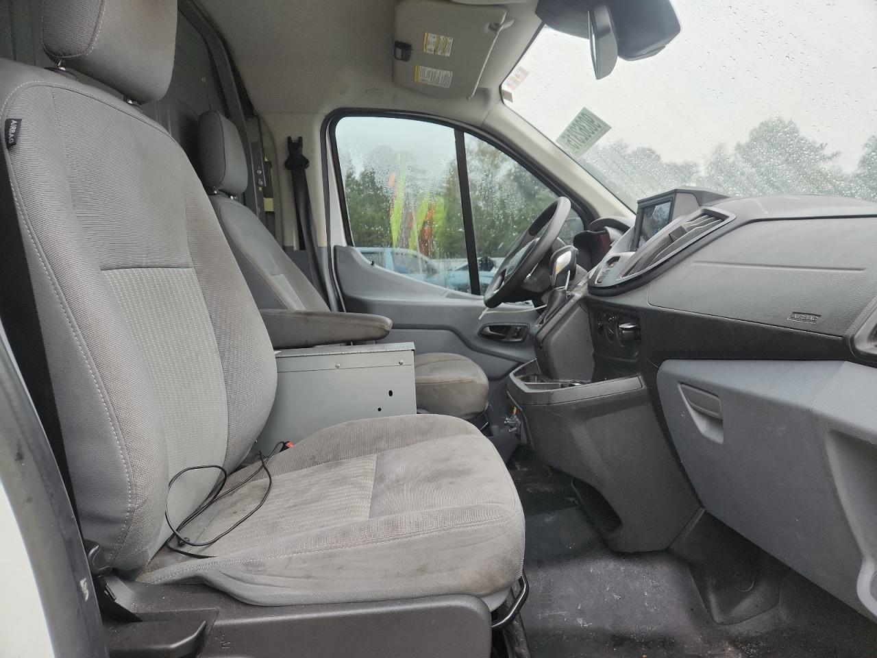 2017 Ford Transit 250 Utility / Service Van VIN: 1FTYR2YM5HKB55042 Lot: 90362315