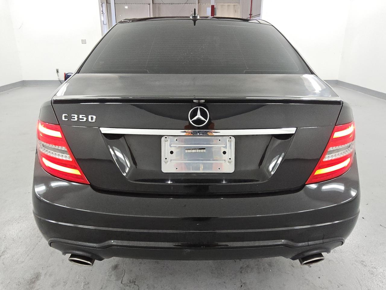 2014 Mercedes-Benz C 350 VIN: WDDGF5HB7EA949827 Lot: 83769075