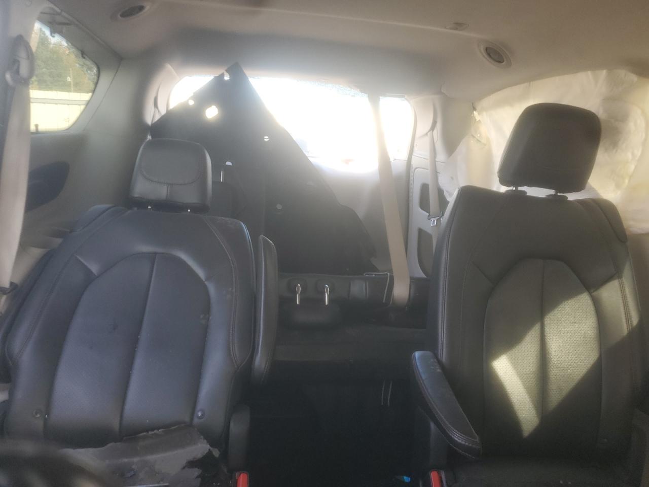 2018 Chrysler Pacifica Touring L VIN: 2C4RC1BG8JR277114 Lot: 87278165