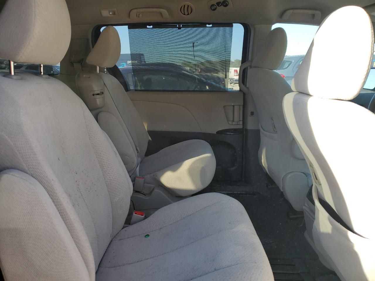 2012 Toyota Sienna Le VIN: 5TDKK3DC5CS215268 Lot: 84925305