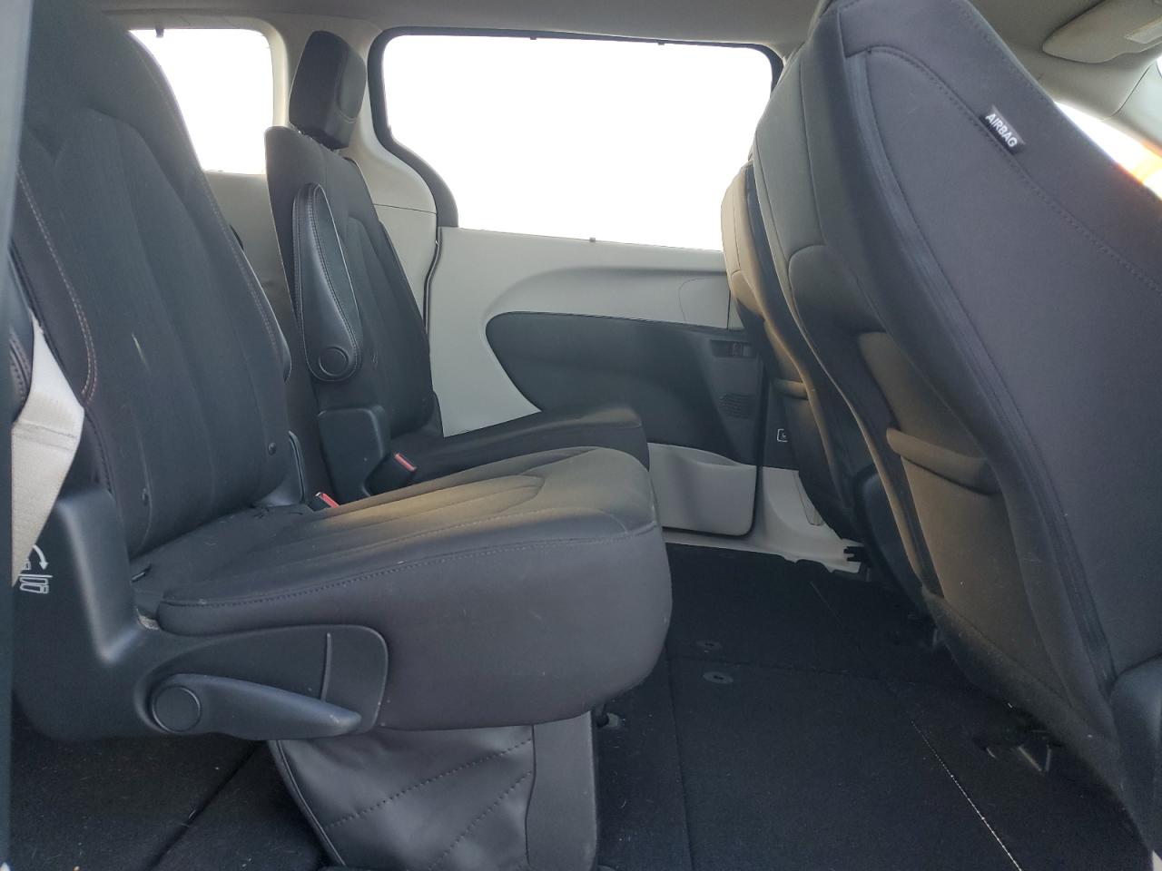 2017 Chrysler Pacifica Touring L VIN: 2C4RC1BG9HR753350 Lot: 82305775