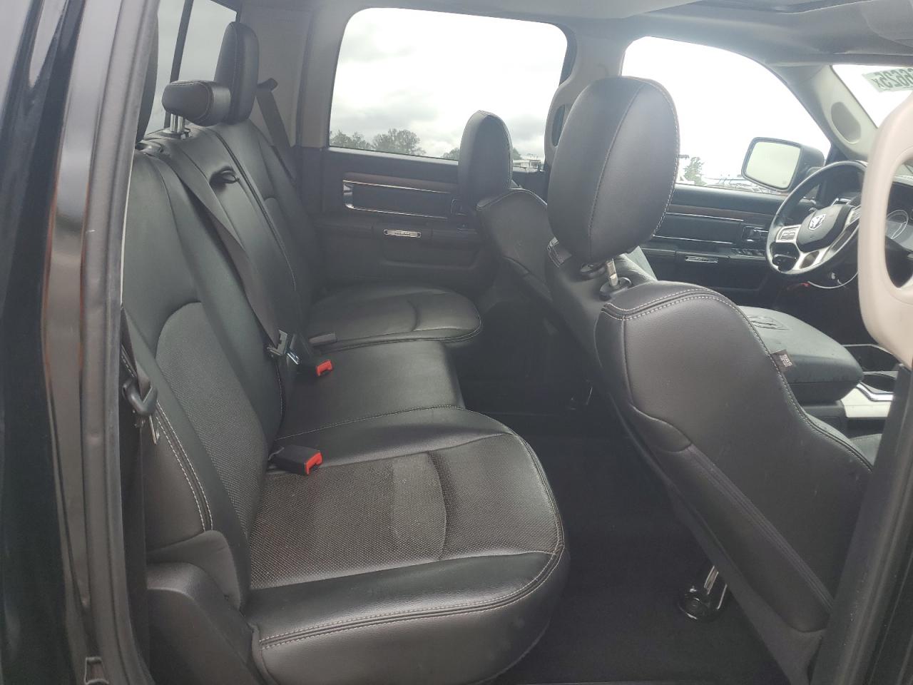 2015 Ram 1500 Laramie VIN: 1C6RR7NTXFS533843 Lot: 82366625