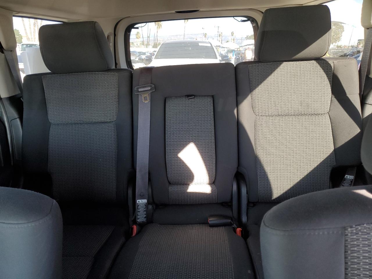 2010 Jeep Commander Sport VIN: 1J4RG4GK6AC125404 Lot: 90647385