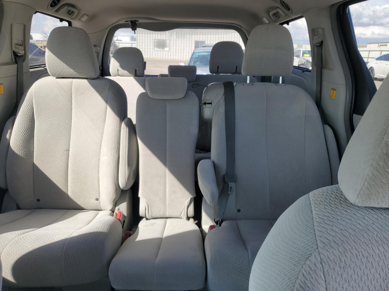 2013 Toyota Sienna Le VIN: 5TDKK3DC4DS329568 Lot: 82250405