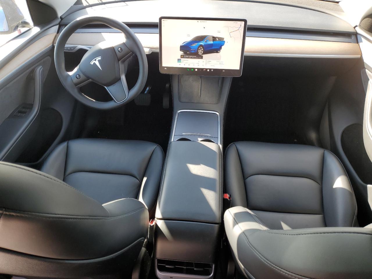 2023 Tesla Model Y VIN: 7SAYGDEEXPA211843 Lot: 82739925