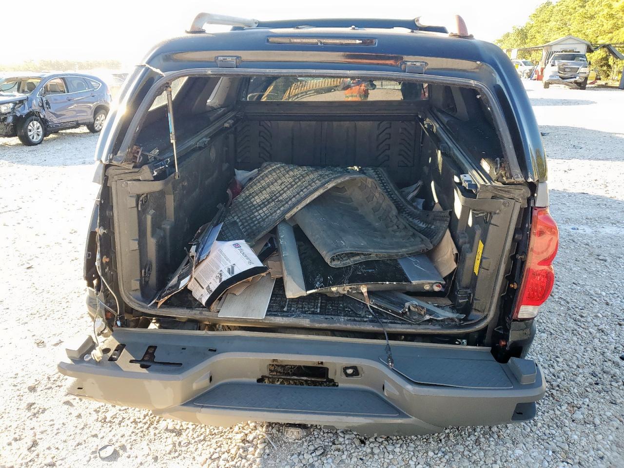 2002 Chevrolet Avalanche C1500 VIN: 3GNEC13T52G327749 Lot: 90517395