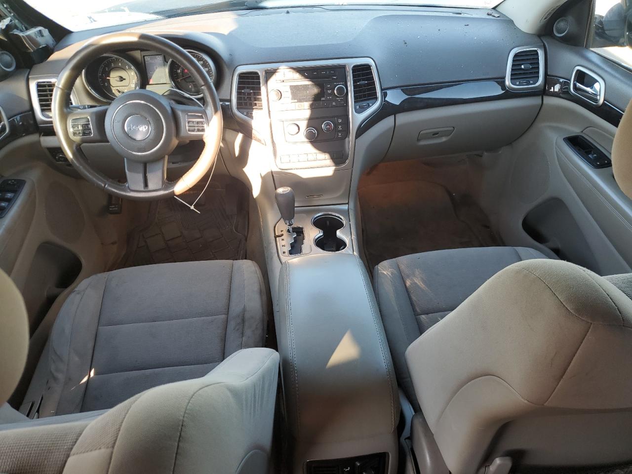 2011 Jeep Grand Cherokee Laredo VIN: 1J4RR4GG4BC520883 Lot: 84882595