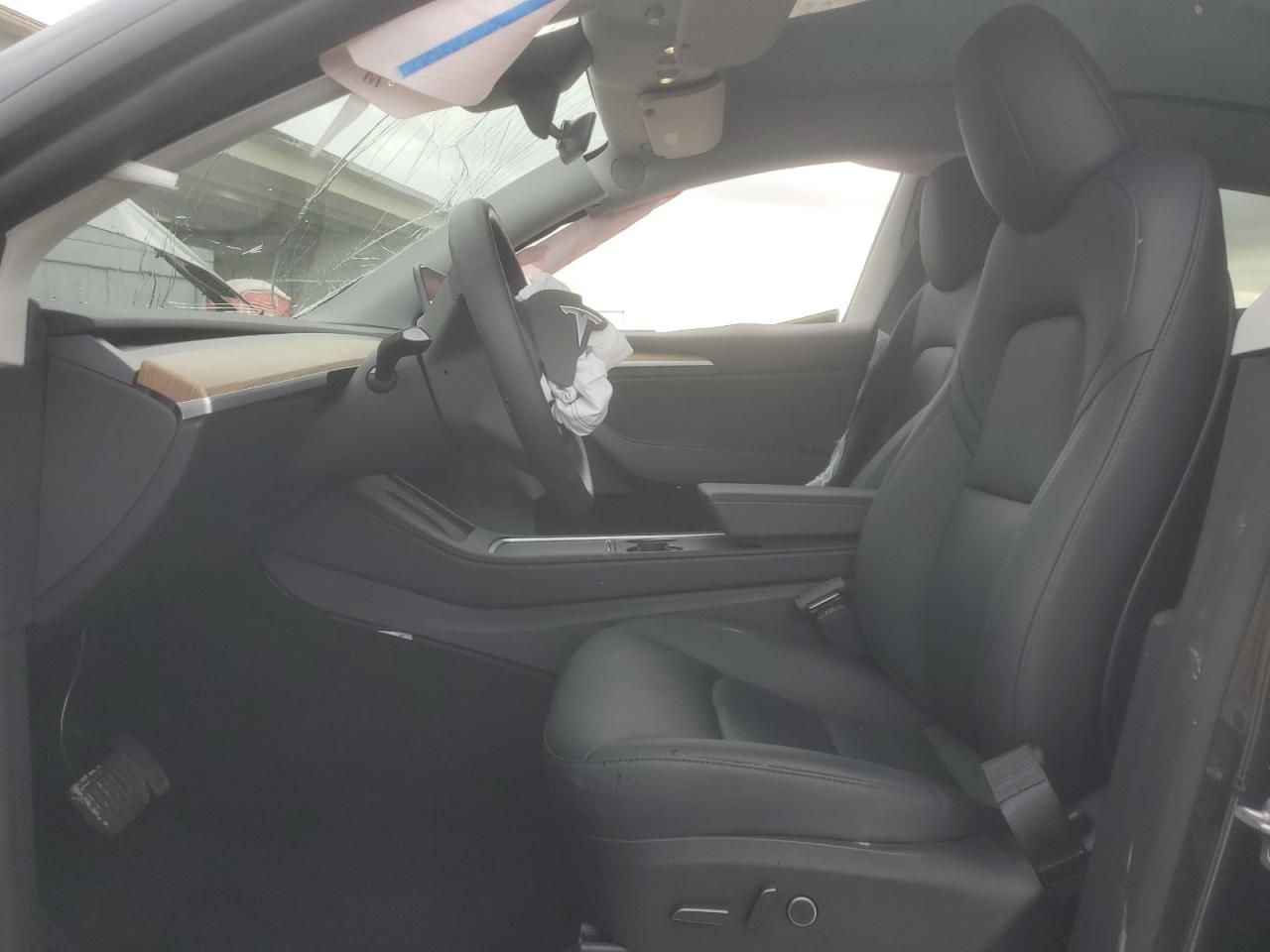 2025 Tesla Model Y VIN: 7SAYGDEE5SA348133 Lot: 90262715