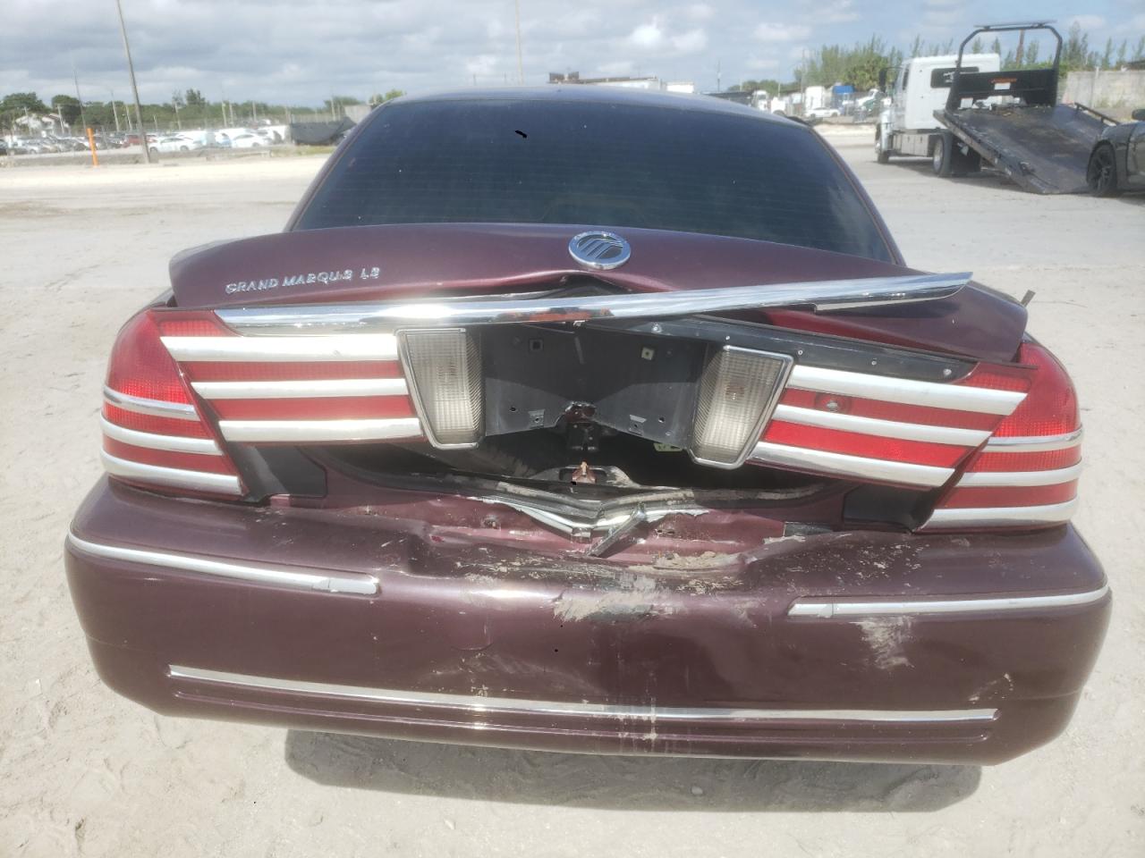 2005 Mercury Grand Marquis Ls VIN: 2MEFM75W95X638436 Lot: 90460135