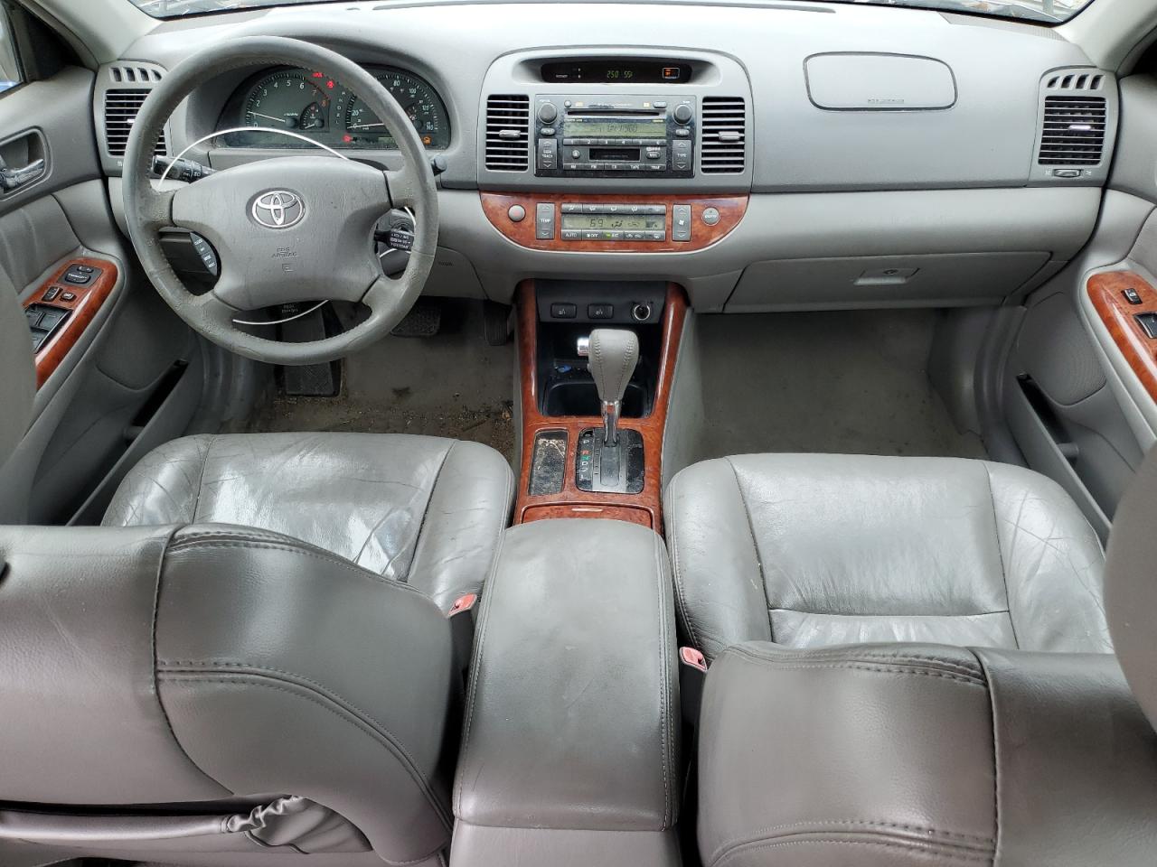 2004 Toyota Camry Le VIN: 4T1BE30K14U915110 Lot: 82269235