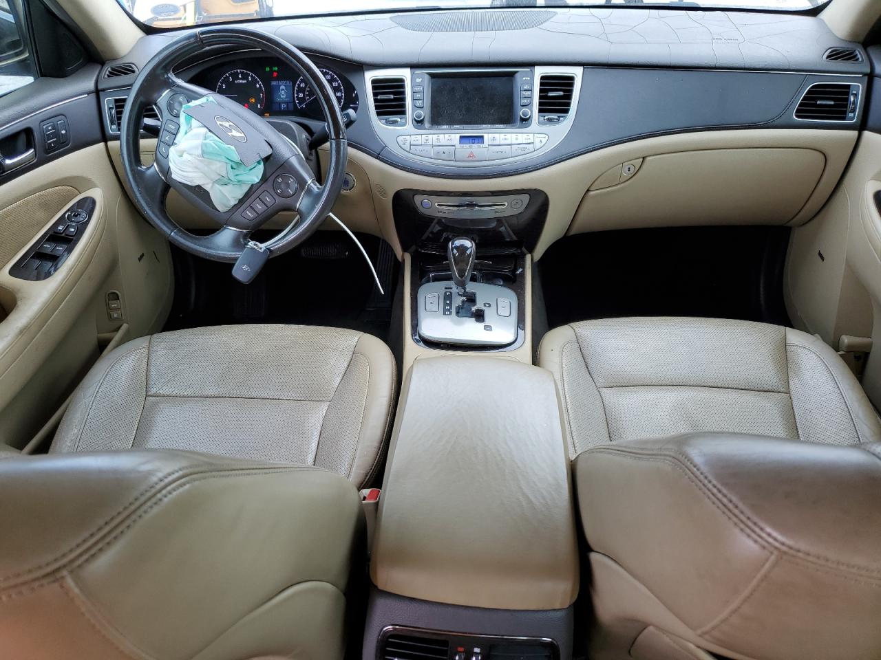 2010 Hyundai Genesis 4.6L VIN: KMHGC4DF9AU092565 Lot: 81996465