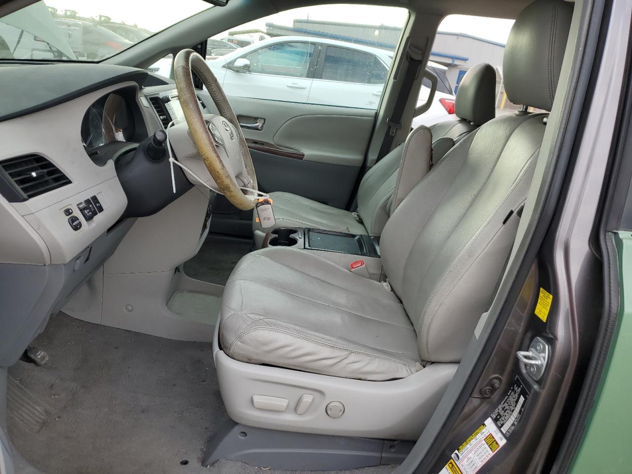 2011 Toyota Sienna Xle VIN: 5TDYK3DC5BS024135 Lot: 85577675