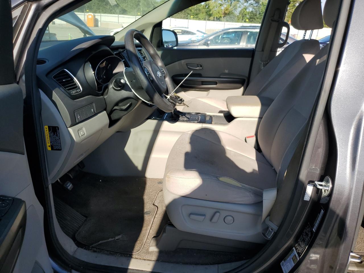 2017 Kia Sedona Lx VIN: KNDMB5C10H6220986 Lot: 84417695