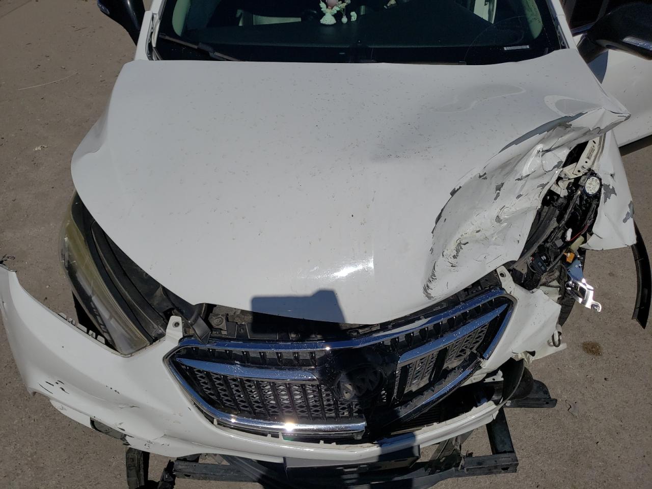 2018 Buick Encore Essence VIN: KL4CJGSB3JB523479 Lot: 85898165