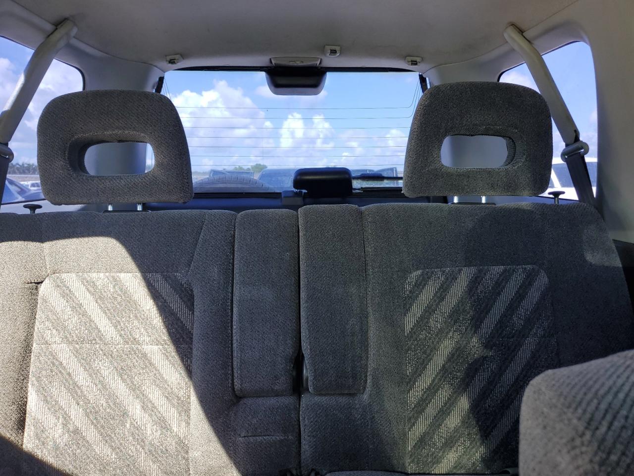 2001 Honda Cr-V Lx VIN: JHLRD28471S007700 Lot: 84655385