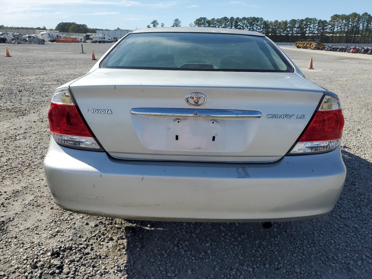 2005 Toyota Camry Le VIN: 4T1BE32K05U580940 Lot: 82321675
