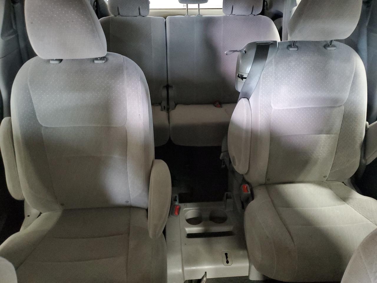 2015 Toyota Sienna Le VIN: 5TDKK3DC6FS560930 Lot: 86257925