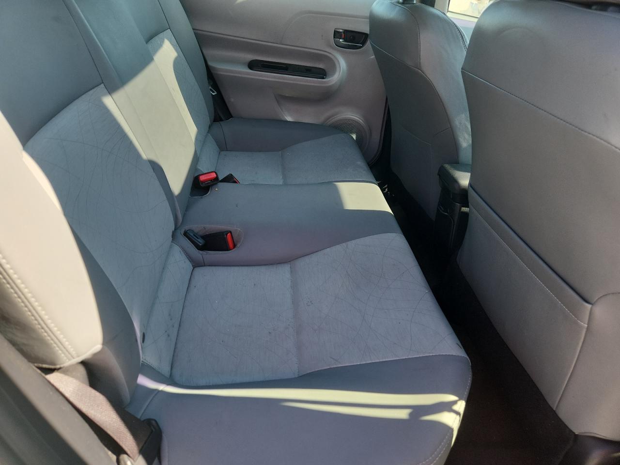 2014 Toyota Prius C VIN: JTDKDTB37E1071476 Lot: 86231215