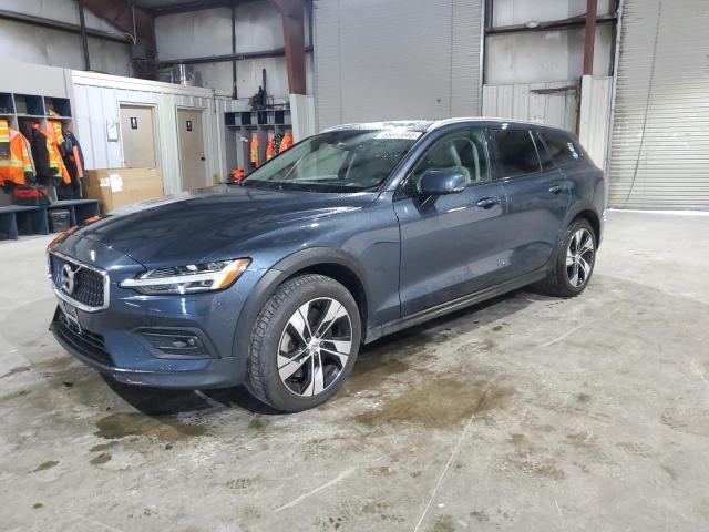 2020 Volvo V60 Cross Country T5 Momentum