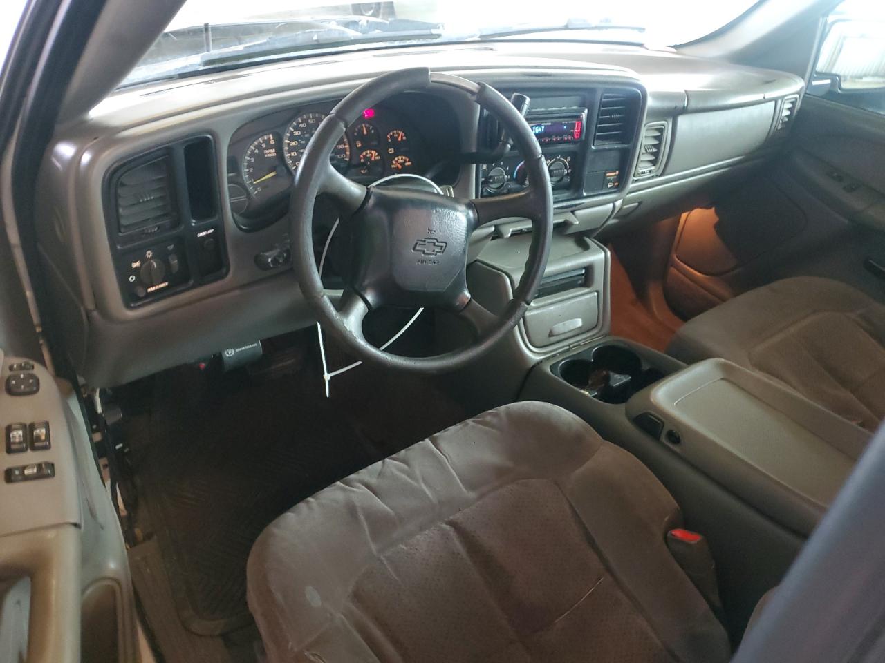 2000 Chevrolet Silverado C1500 VIN: 1GCEC19T7YZ145981 Lot: 90639435