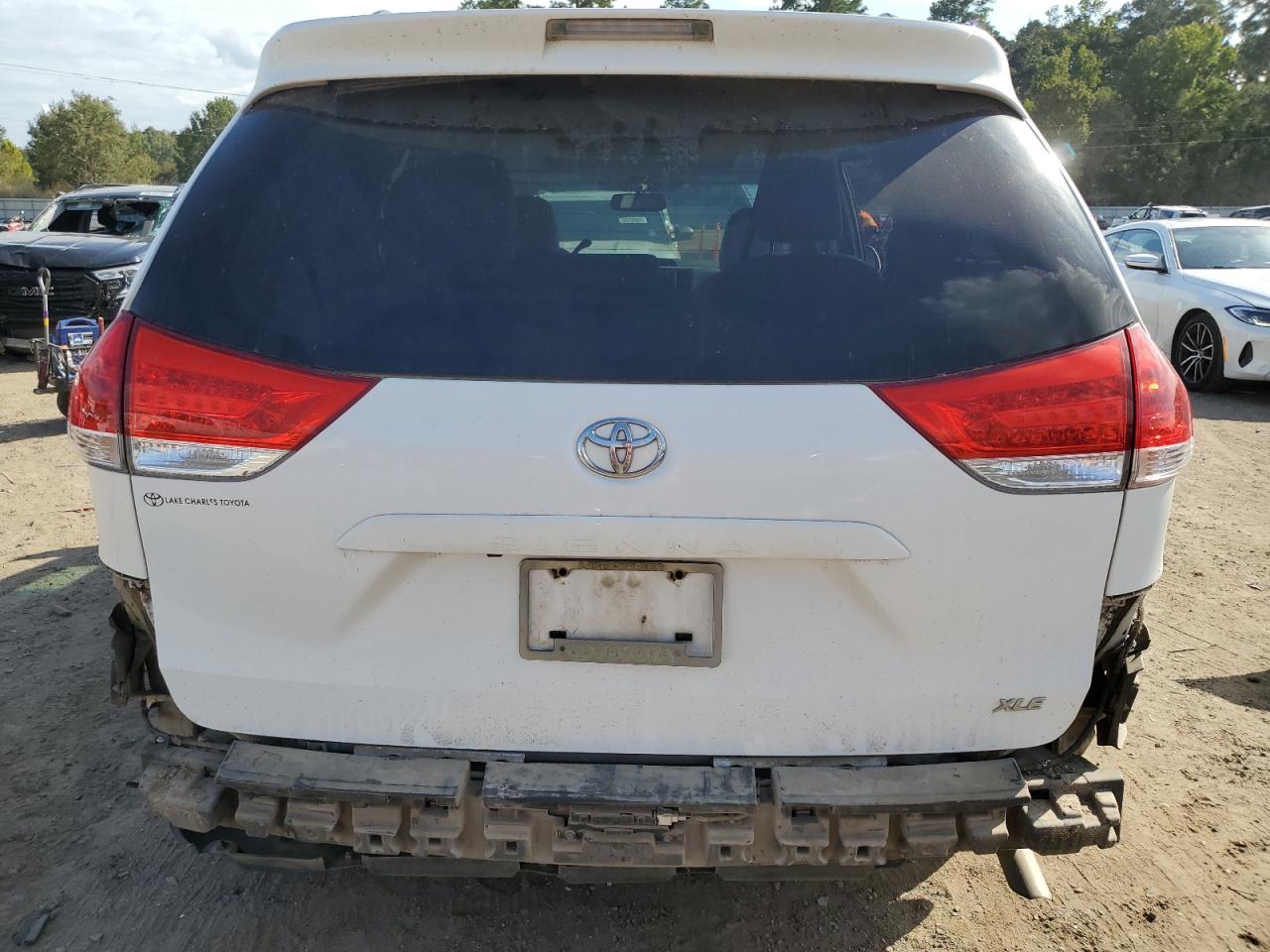 2014 Toyota Sienna Xle VIN: 5TDYK3DC0ES484999 Lot: 85190185