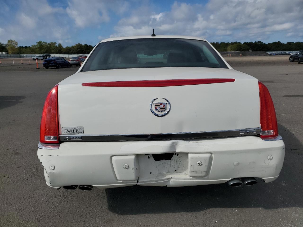 2008 Cadillac Dts VIN: 1G6KD57Y88U192135 Lot: 81384895