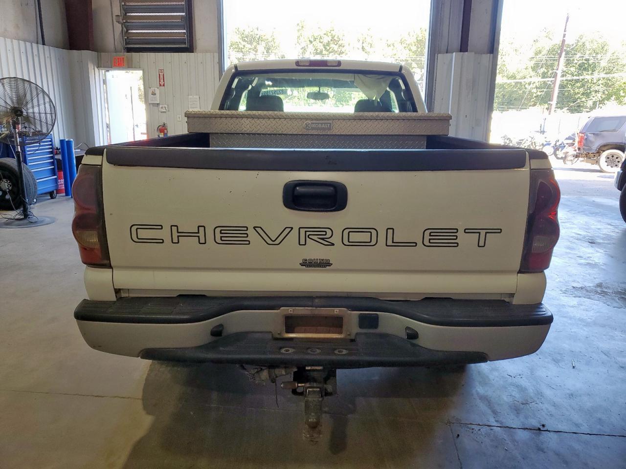 2004 Chevrolet Silverado K1500 VIN: 2GCEK19V141254296 Lot: 82352195