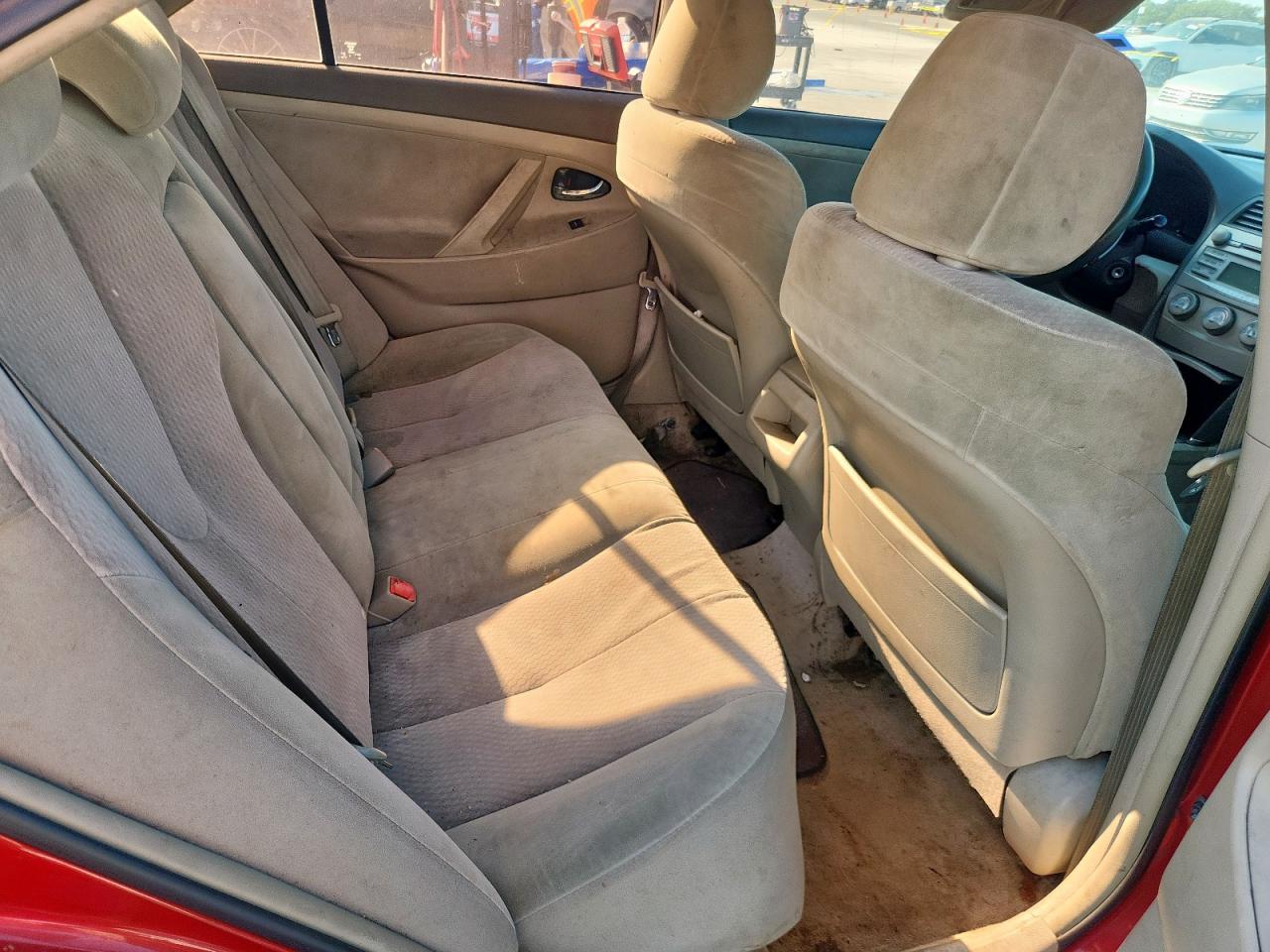 2010 Toyota Camry Base VIN: 4T1BF3EK7AU056784 Lot: 85741255