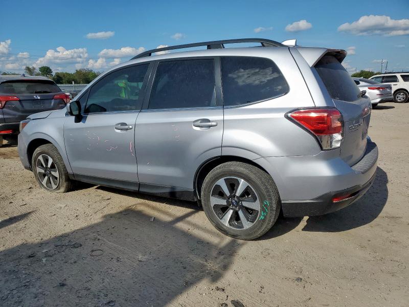  SUBARU FORESTER 2018 Серебристый
