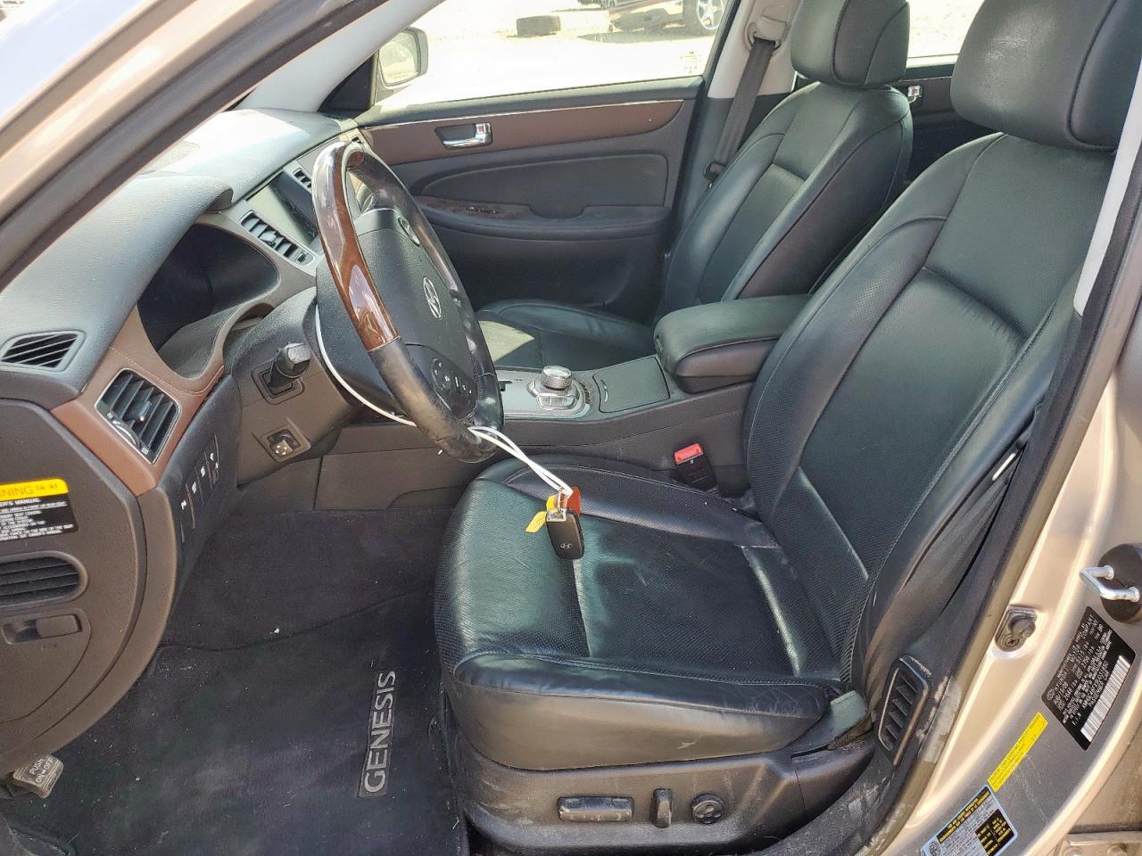 2009 Hyundai Genesis 4.6L VIN: KMHGC46FX9U031850 Lot: 86155105