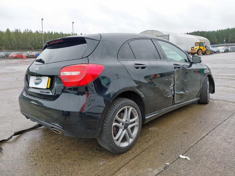 2013 MERCEDES-BENZ A200 BLUEEFFICIENCY SPORT 