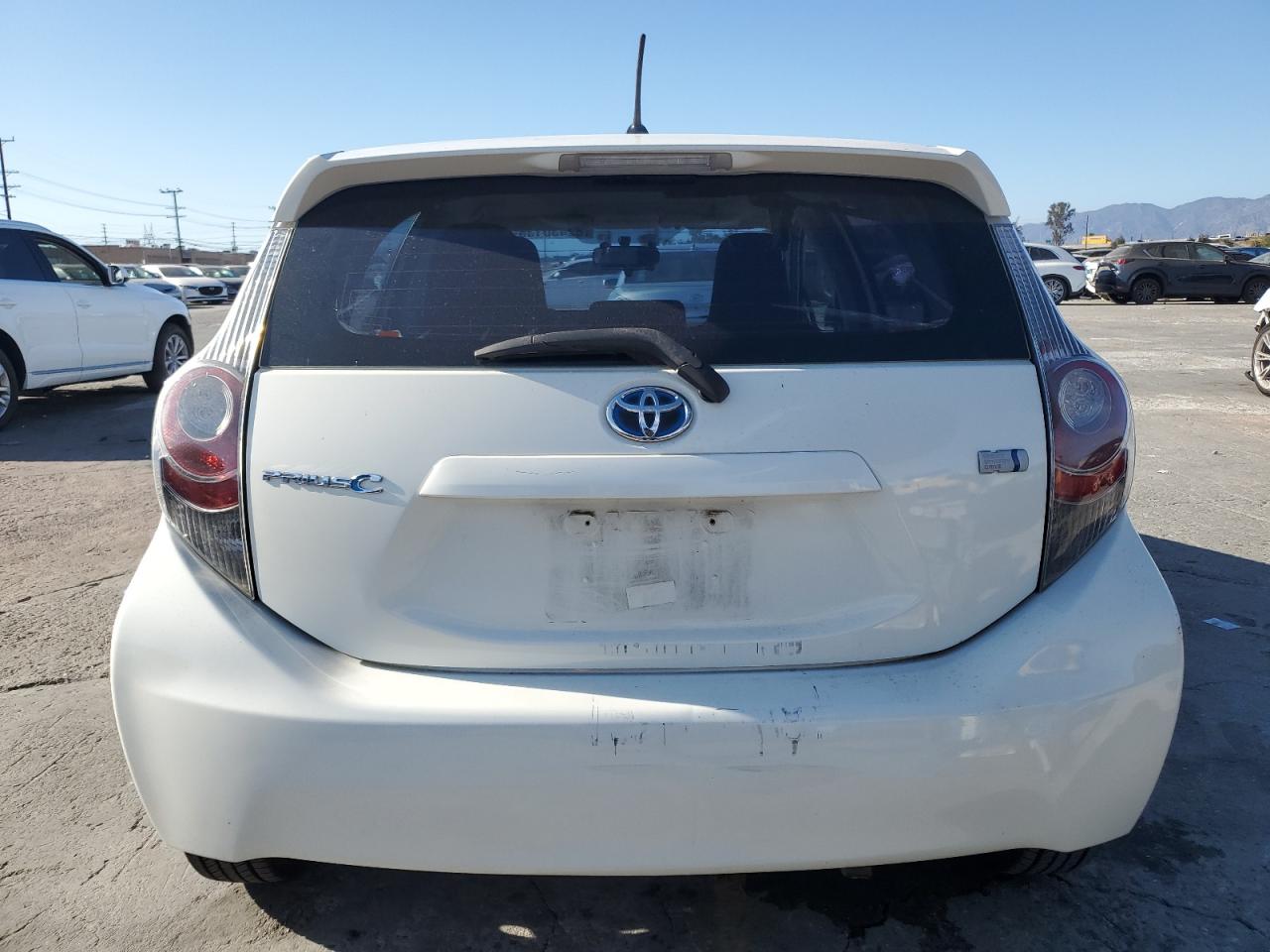 2013 Toyota Prius C VIN: JTDKDTB34D1541526 Lot: 82430135