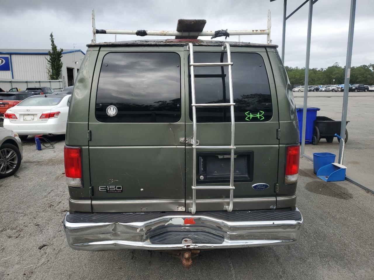 2002 Ford Econoline E150 Wagon VIN: 1FMRE11L32HB05560 Lot: 85108195