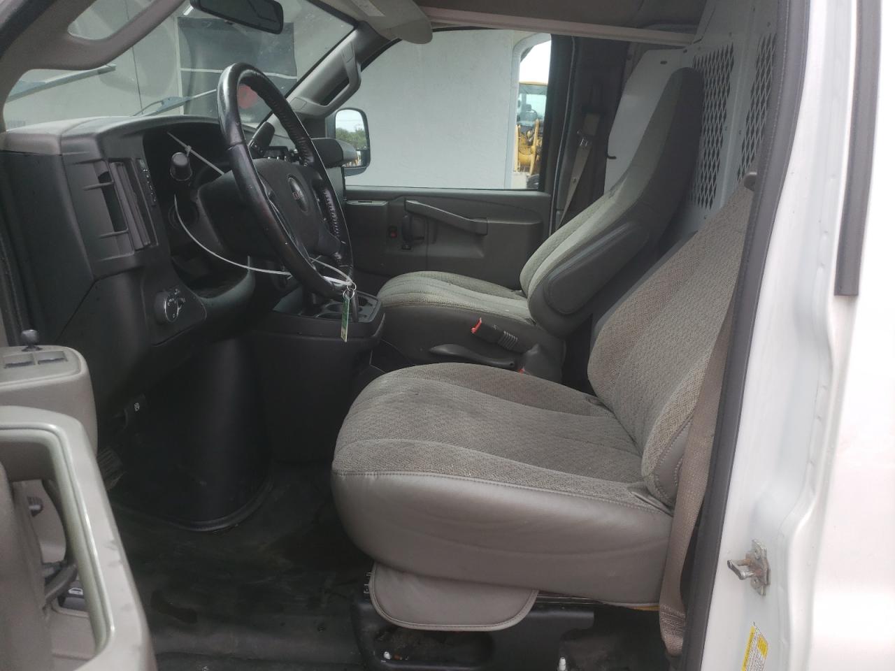 2021 GMC Savana G2500 VIN: 1GTW7AFPXM1204062 Lot: 84635645