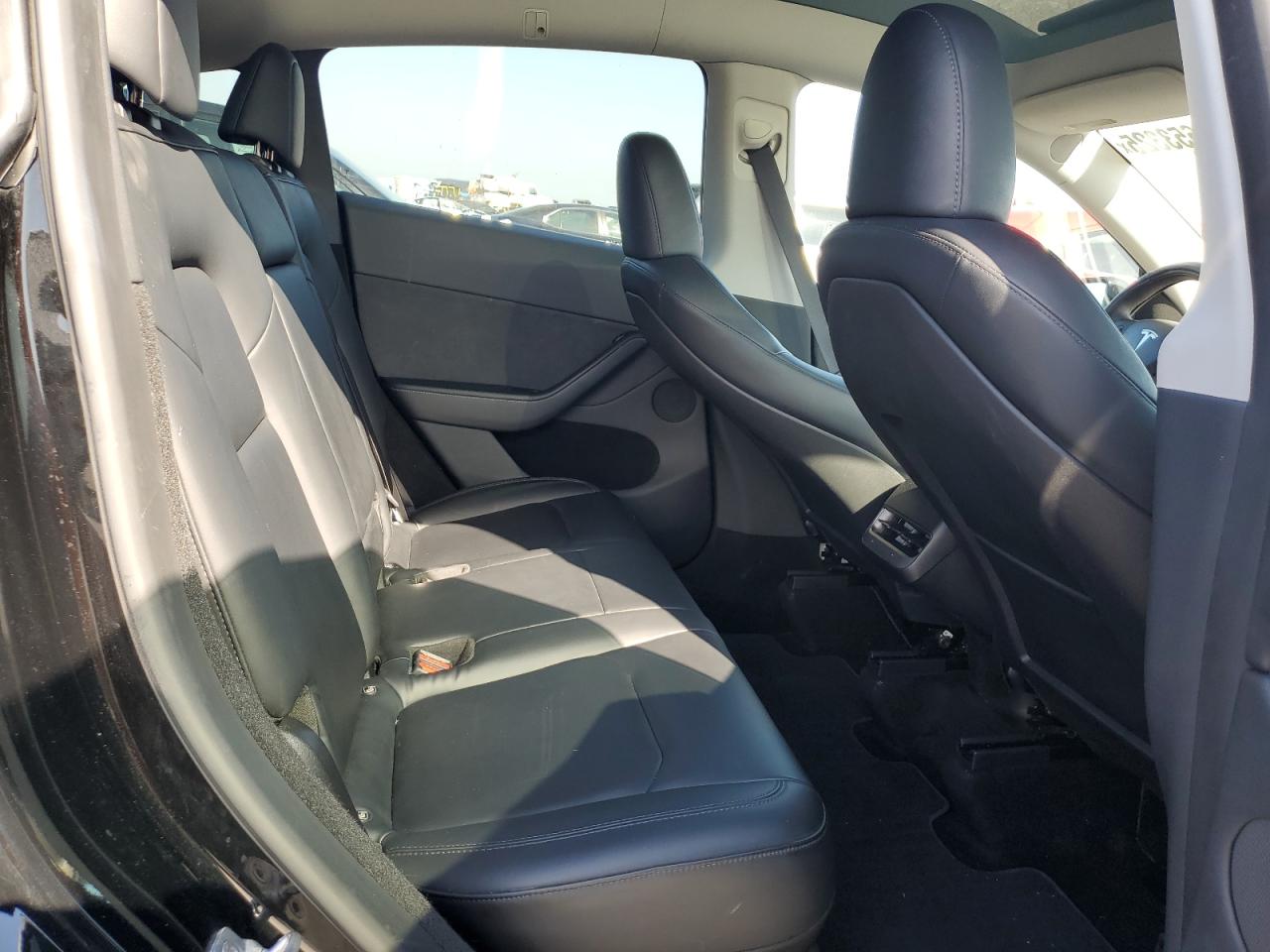 2023 Tesla Model Y VIN: 7SAYGDEEXPA122774 Lot: 89653325