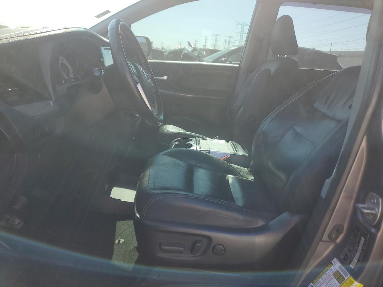 2015 Toyota Sienna Sport VIN: 5TDXK3DC1FS640089 Lot: 82368785