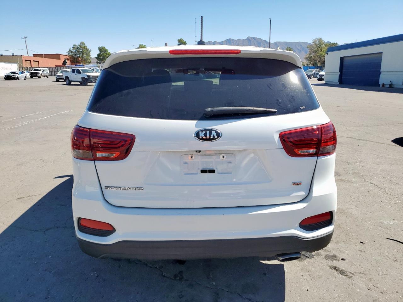 2020 Kia Sorento L VIN: 5XYPG4A32LG672795 Lot: 85304185
