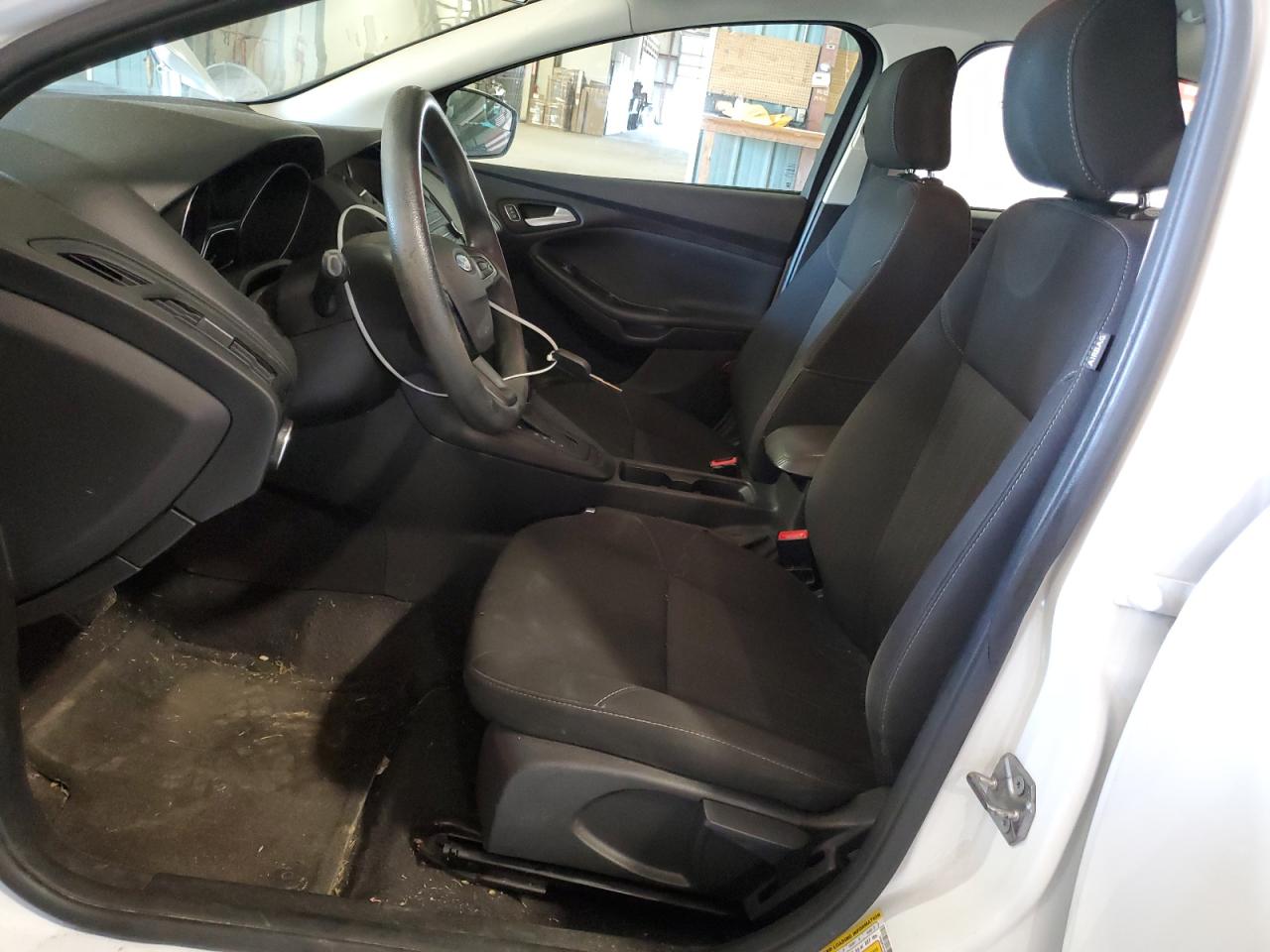 2017 Ford Focus Se VIN: 1FADP3F2XHL309272 Lot: 81992155