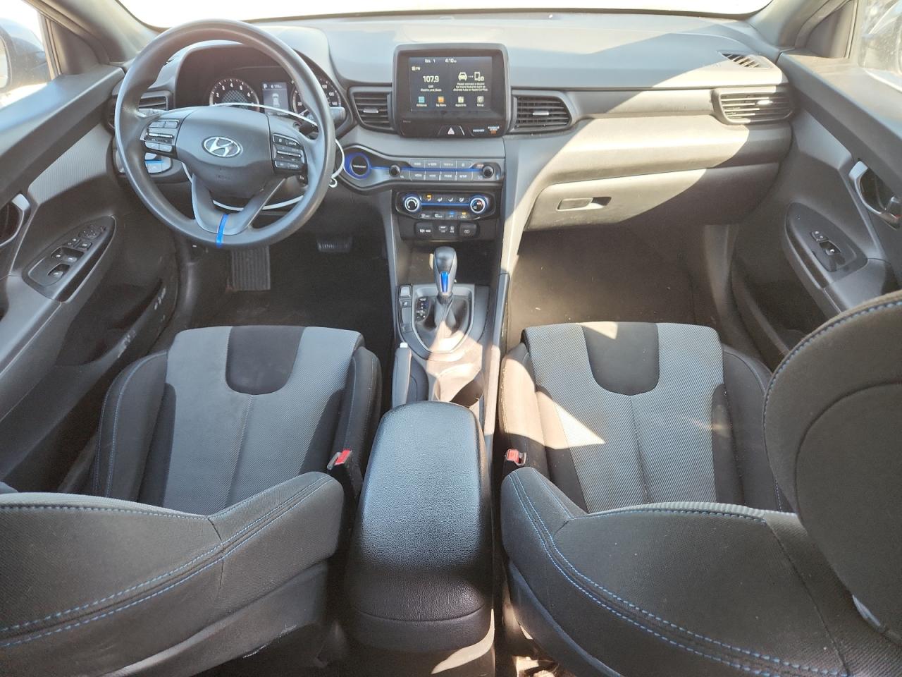 2019 Hyundai Veloster Base VIN: KMHTG6AF2KU009143 Lot: 81862335