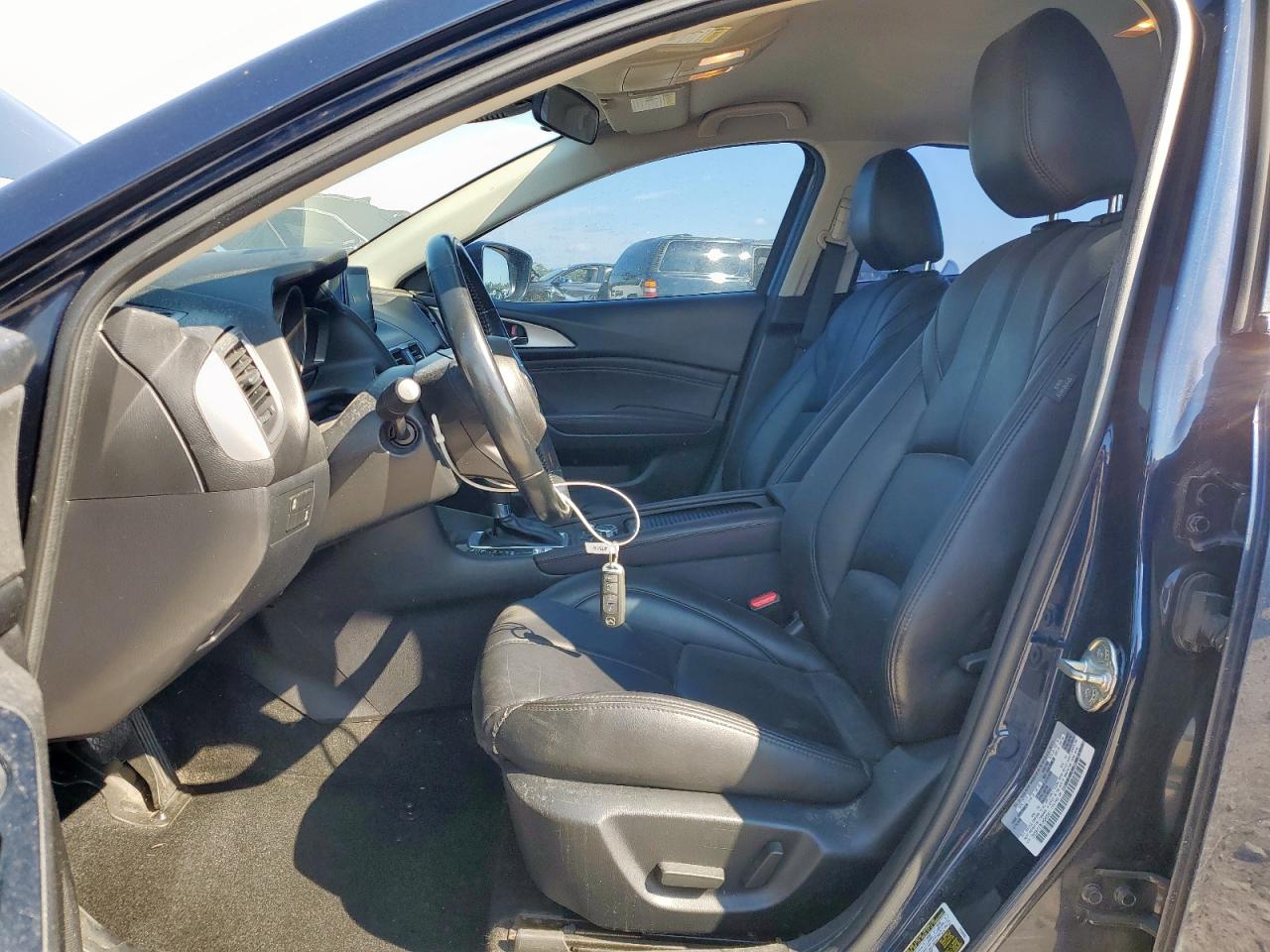 2018 Mazda 3 Touring VIN: 3MZBN1V35JM246041 Lot: 82272985