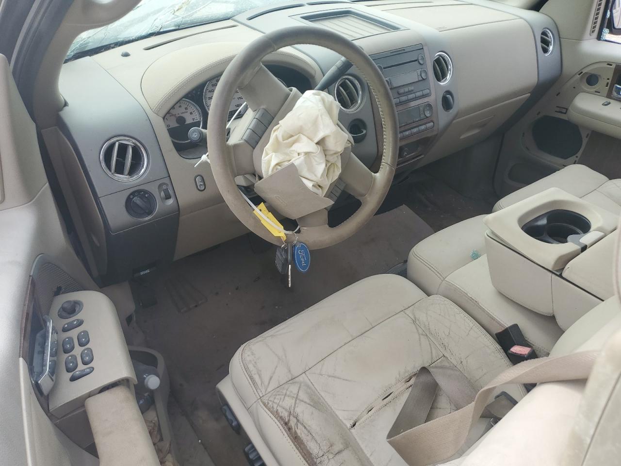 2004 Ford F150 VIN: 1FTPX12584NB33073 Lot: 82130555