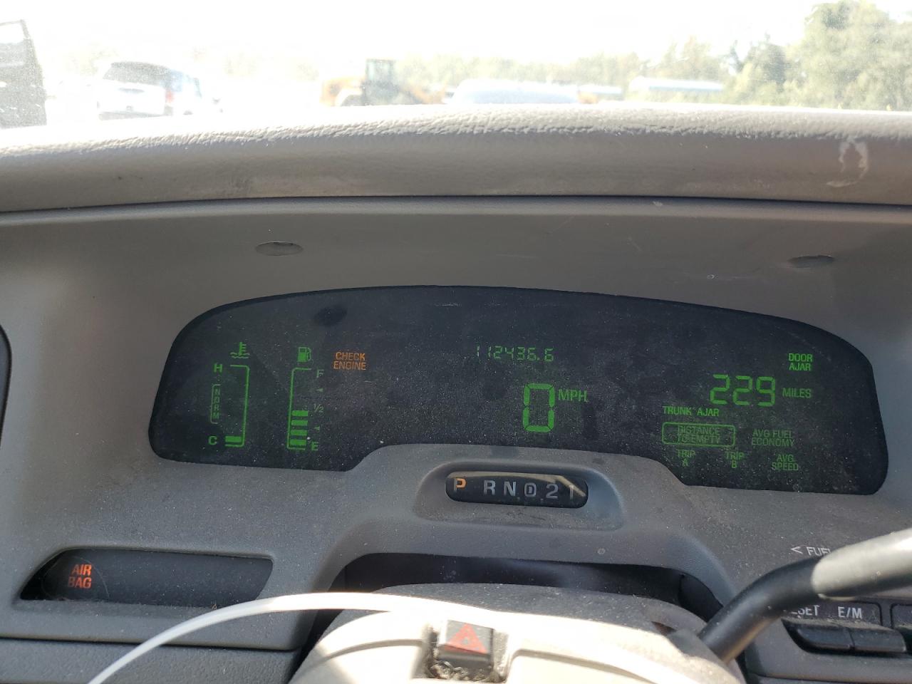 2003 Mercury Marquis VIN: 2MEFM75W13X681892 Lot: 81941275