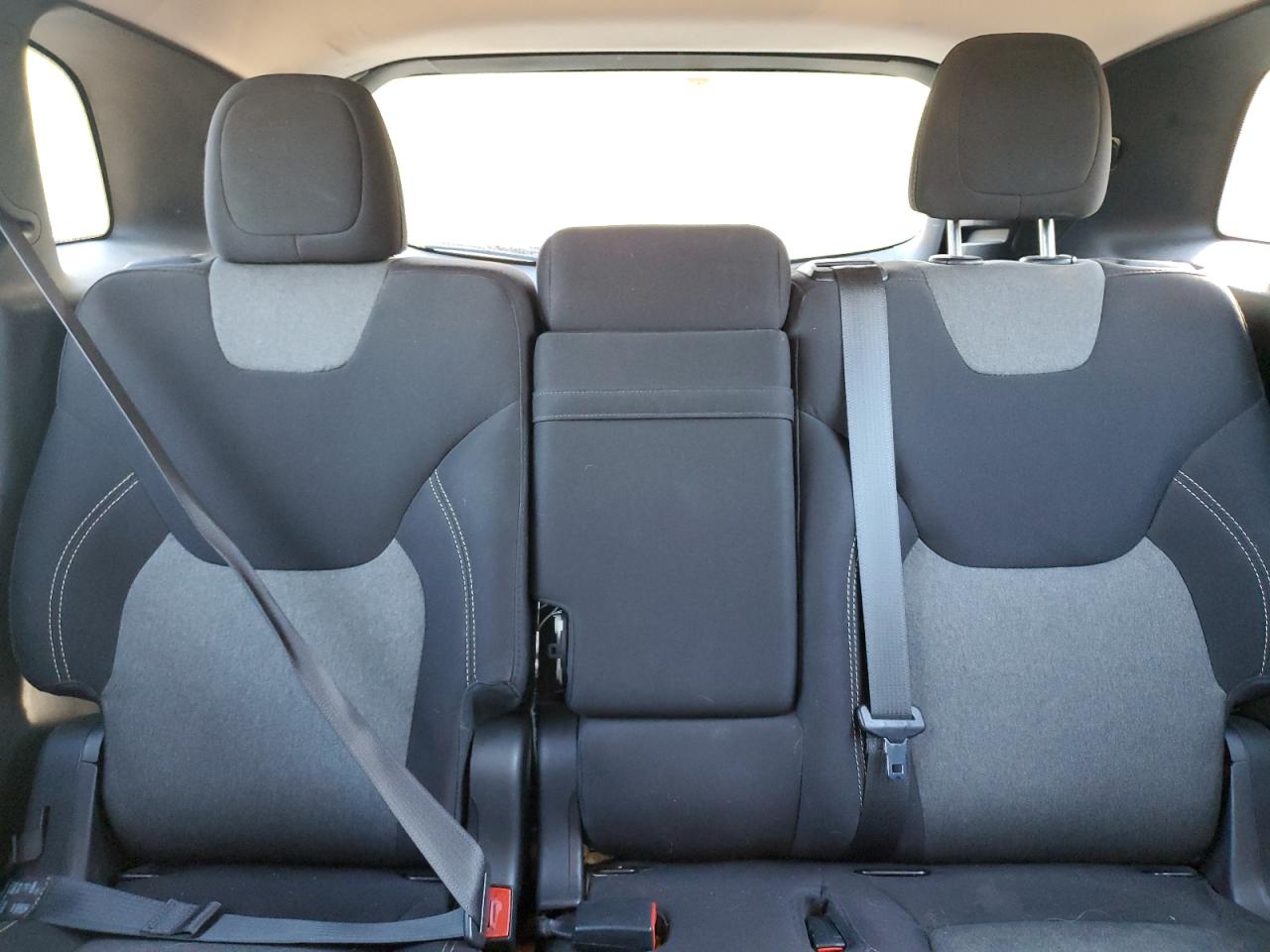 2015 Jeep Cherokee Sport VIN: 1C4PJLAB2FW738322 Lot: 85126755