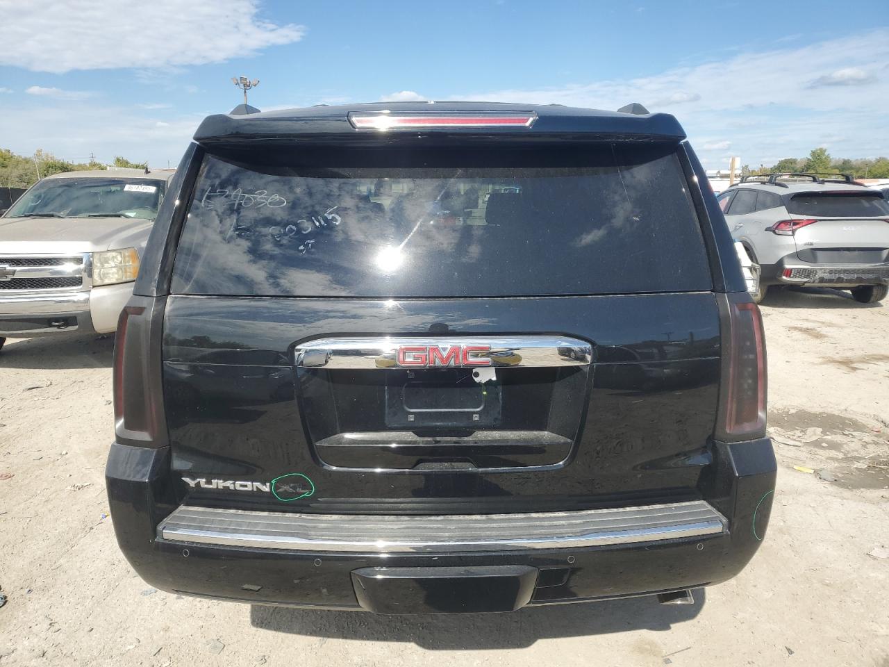 2016 GMC Yukon Xl Denali VIN: 1GKS2HKJ9GR203115 Lot: 86160155